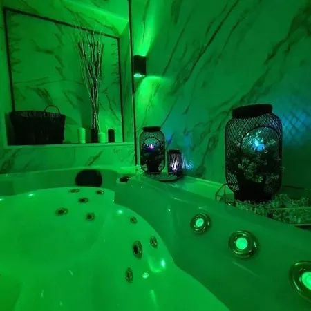 Appartement Alpine Escape - 2bdr, Jacuzzi & Sauna