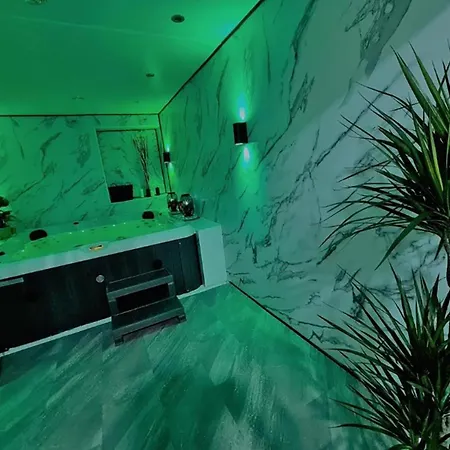 Appartement Alpine Escape - 2bdr, Jacuzzi & Sauna *